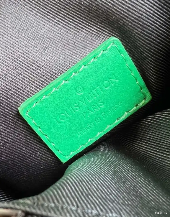 LOUIS S-LOCK WALLET VUITTON VERTICAL WEARABLE 0704